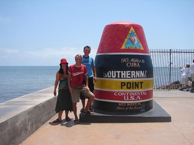03_06_06 062.jpg - Der südlichste Punkt der USA. Ob die Cubaner auch einen Pfahl haben auf dem steht "Nur 90 Meilen bis in die USA"?